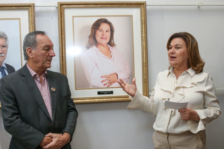 Debora Palermo é a primeira mulher a integrar galeria de quadros dos presidentes da Câmara